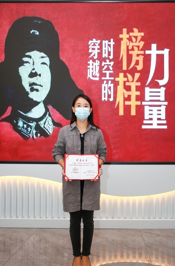 2023年“海南好人”麥春瑤：三亞街頭的那一瞬間 讓全網記住了一位跪地救人的“人間天使”
